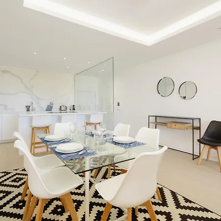 Renovated With Garden And Direct Access, East ماربيا