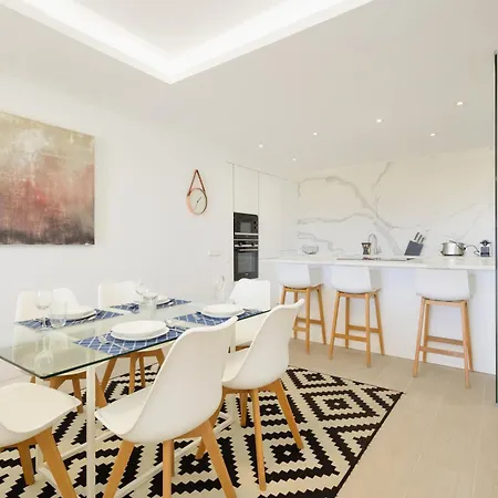 شقة Renovated With Garden And Direct Access, East