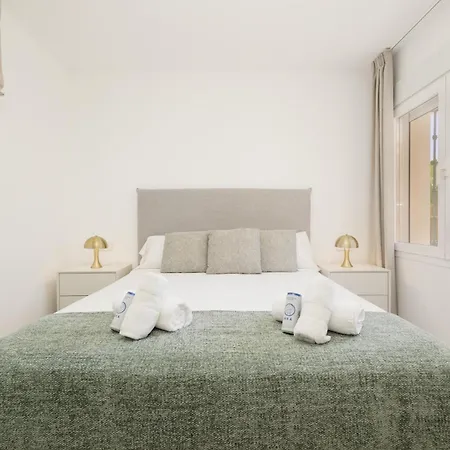 شقة Renovated With Garden And Direct Access, East *