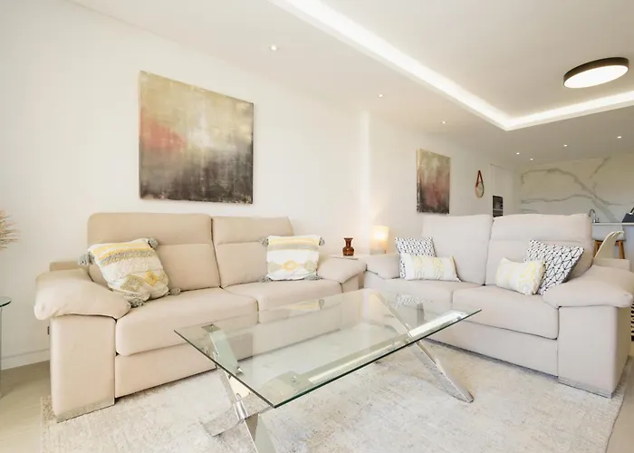 Renovated With Garden And Direct Access, East Appartamento