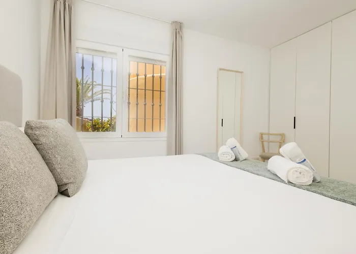 Appartamento Renovated With Garden And Direct Access, East Marbella