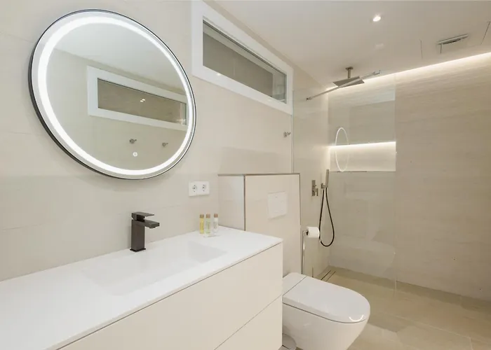 Renovated With Garden And Direct Access, East * Marbella