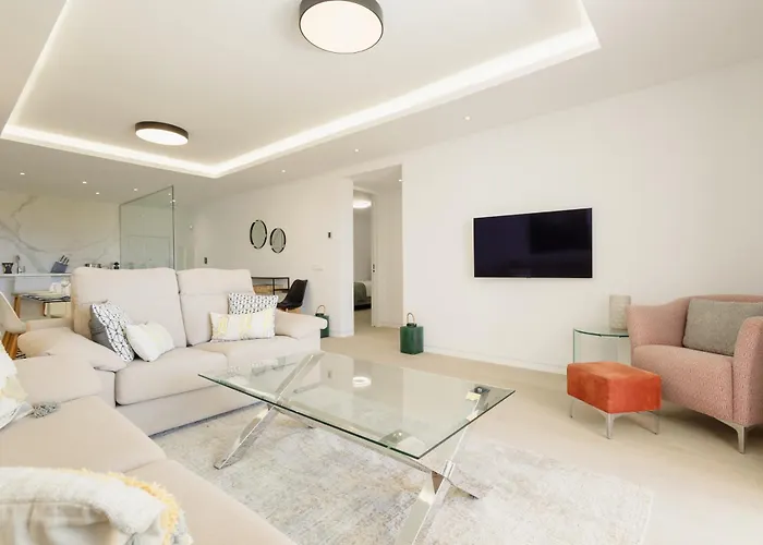 Appartamento Renovated With Garden And Direct Access, East *