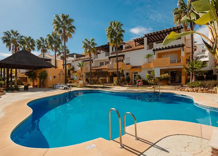 Appartamento Renovated With Garden And Direct Access, East Marbella