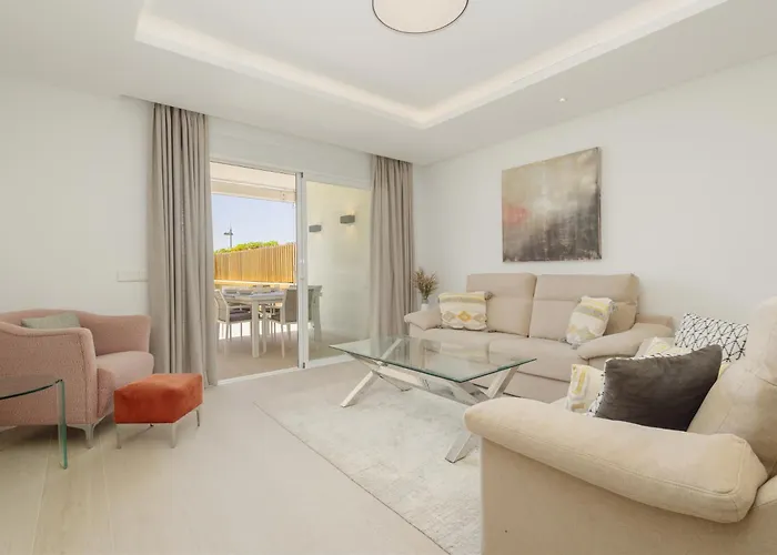 Appartamento Renovated With Garden And Direct Access, East Marbella